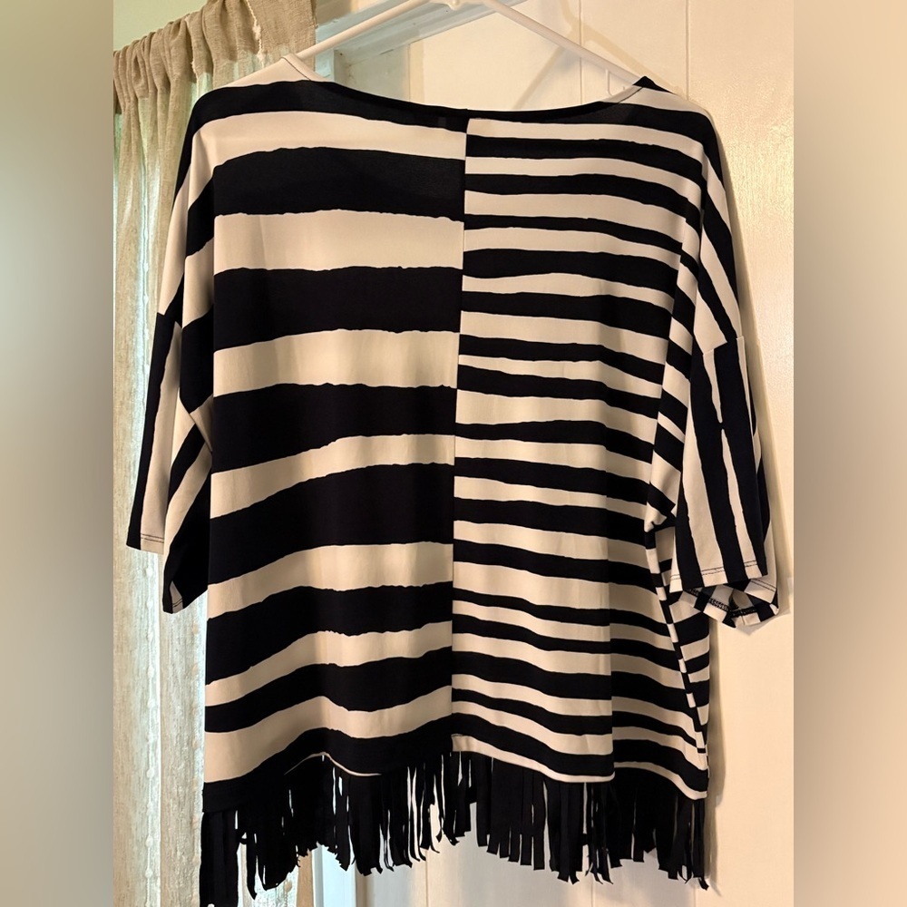 Chico's Black and White Asymmetrical Short Sleeve Tunic - Picture 7 of 7